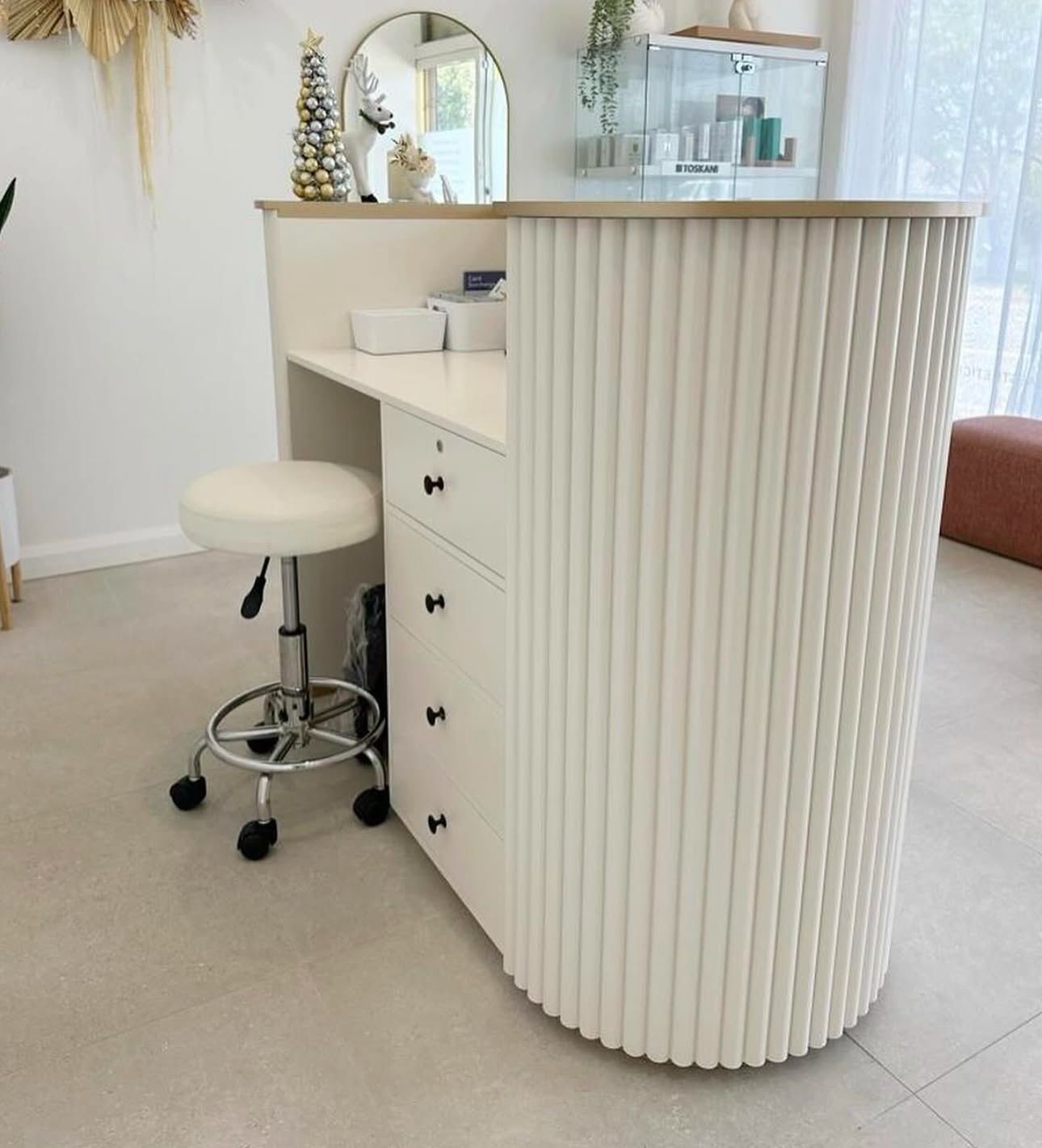 1.6m Reception Desk
